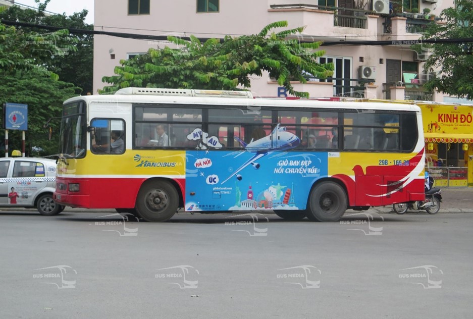 China Sounthern Airlines quảng cáo trên xe buýt