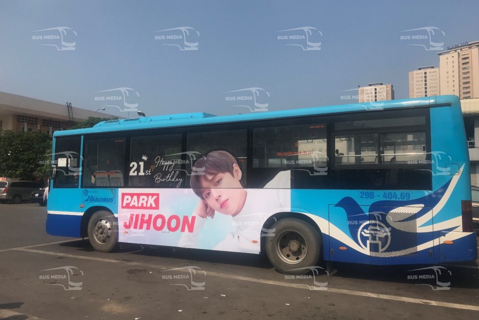 quảng cáo xe buýt Ji Hoon