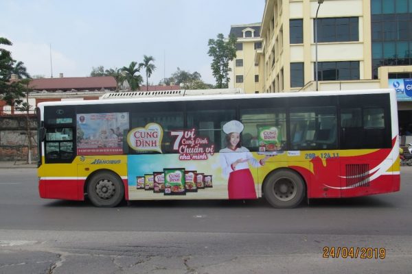 quảng cáo xe buýt mỳ cung đình