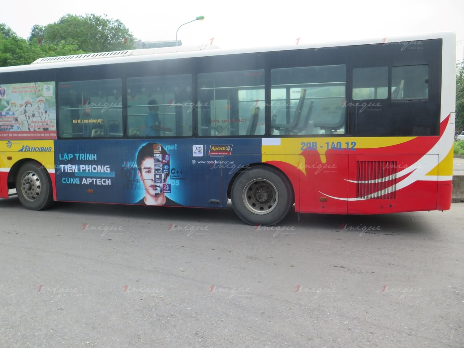 fpt quảng cáo trên xe buýt
