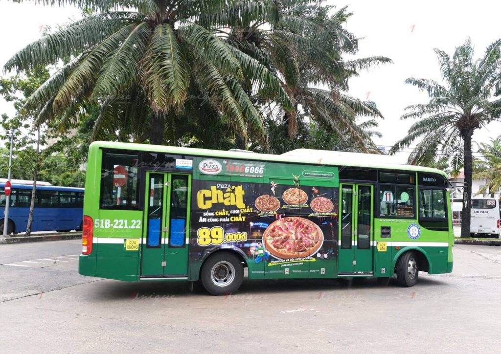 the pizza company quảng cáo xe buýt