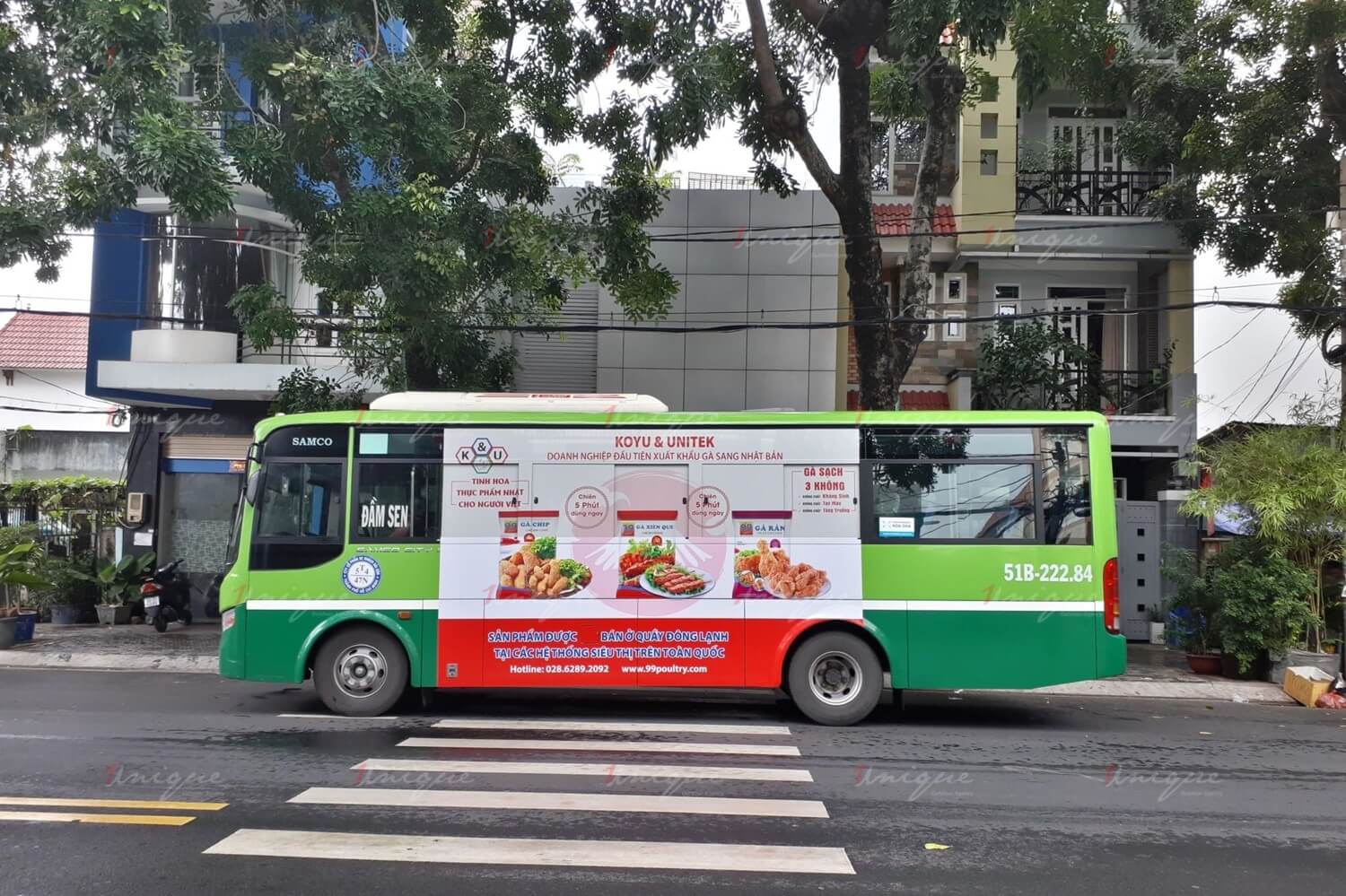 quảng cáo thực phẩm trên xe buýt