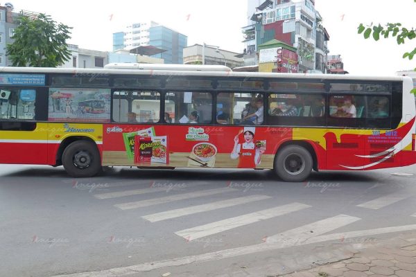 quảng cáo xe buýt cho mỳ koreno jumbo