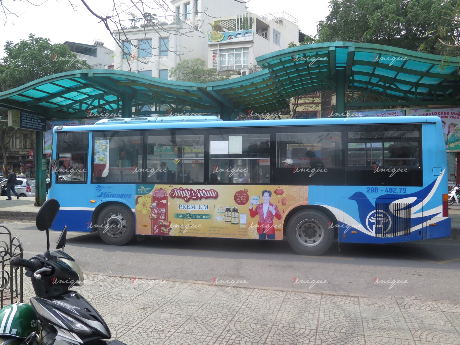 Chiến dịch quảng cáo trên xe buýt của Tảo Nhật Motiti Store