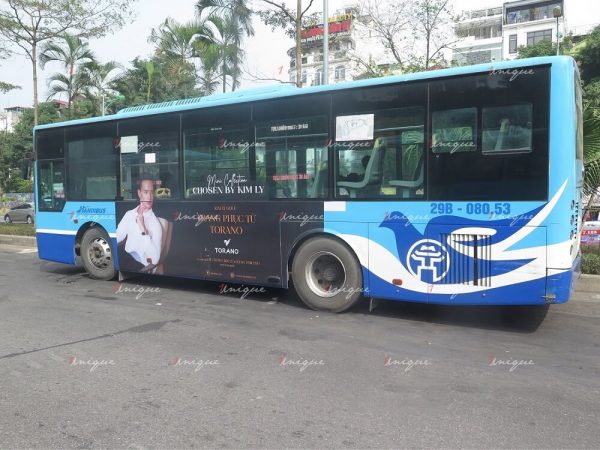 quảng cáo xe bus cho ngành thời trang