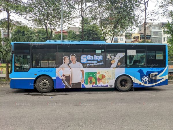 Sữa hạt A quảng cáo xe bus