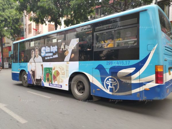 Sữa hạt A quảng cáo xe bus