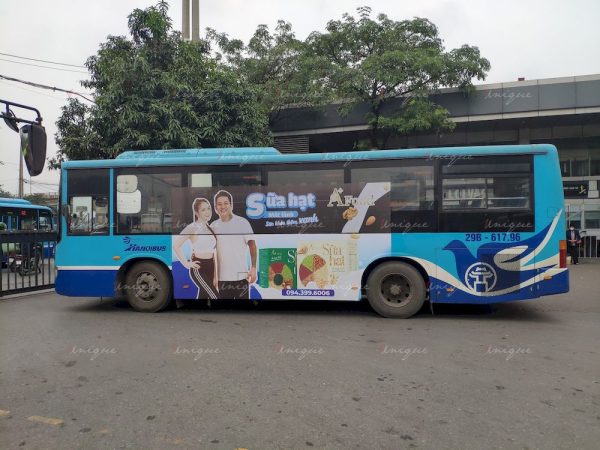 Sữa hạt A quảng cáo xe bus