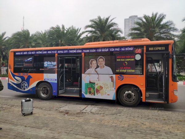 Sữa hạt A quảng cáo xe bus