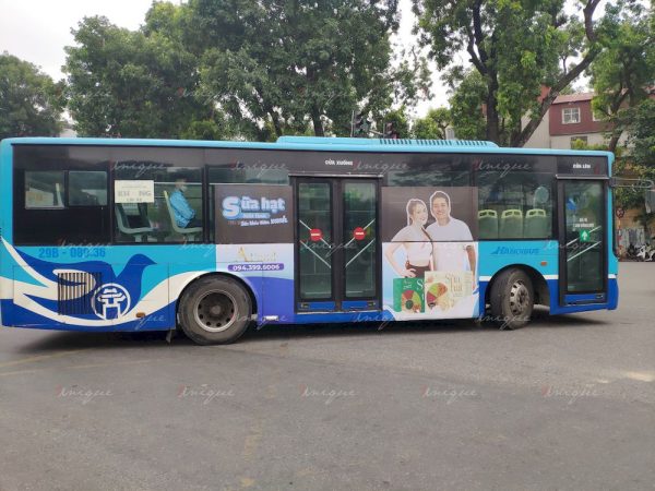 Sữa hạt A quảng cáo xe bus