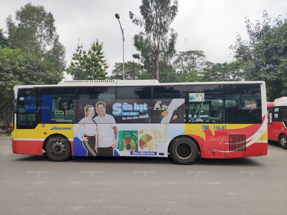 Sữa hạt A quảng cáo xe bus